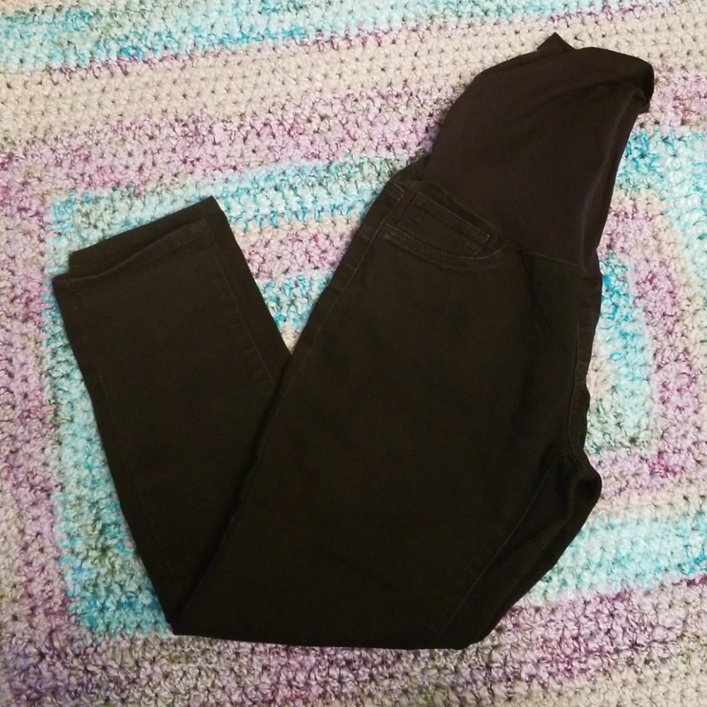 Maternity cropped pants